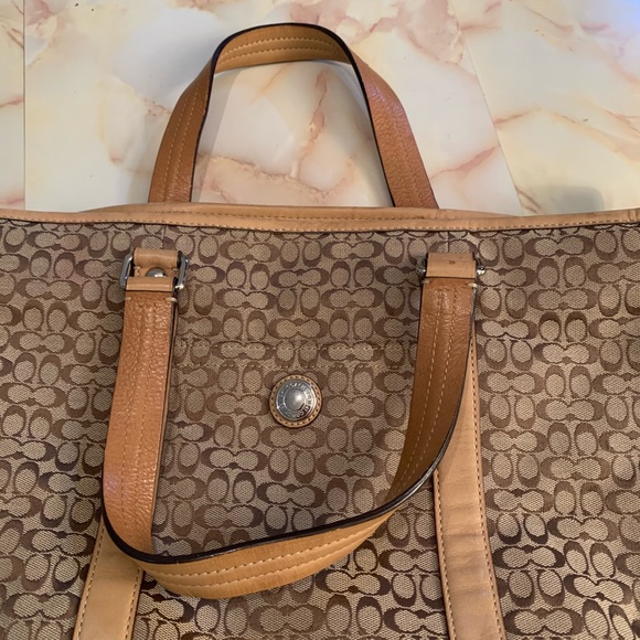 ♦️𝗦𝗢𝗟𝗗♦️ VTG coach large shoulder tote bag - Picture 4 of 16